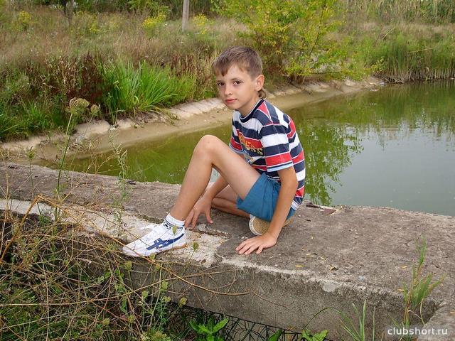 1547_friends_buratinko_in_shorts_08.jpg